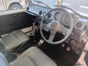 C 4x4 25630 2836435 8